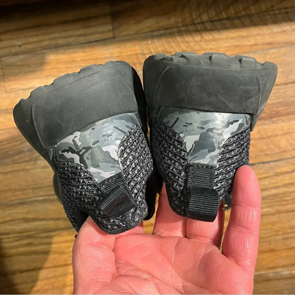 Kids black adidas mesh lace up athletic shoes - Picture 5 of 9